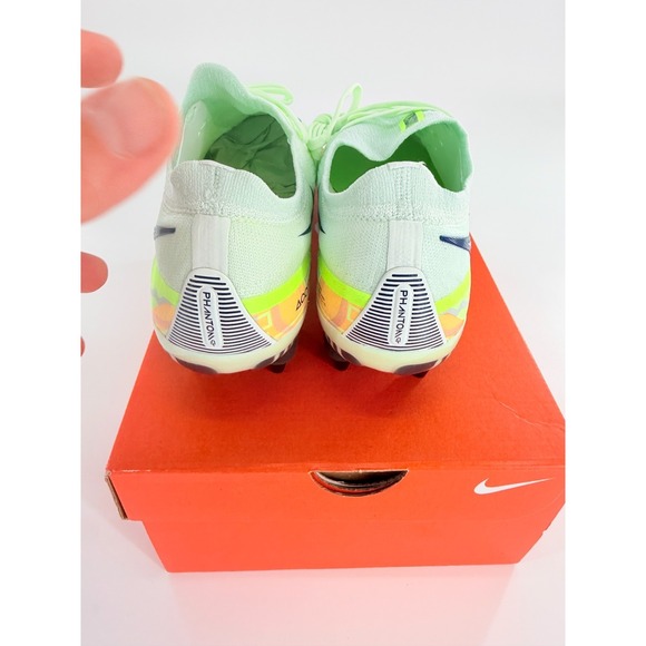 Athletic_Shoes
